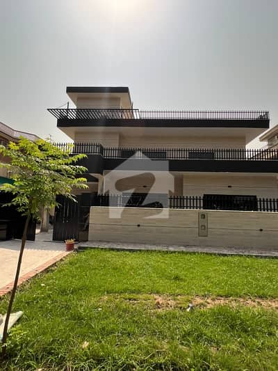 I-8.1 Kanal. Ground Portion Separate Gate Available For Rent Ideal Location Park Face More Options Available