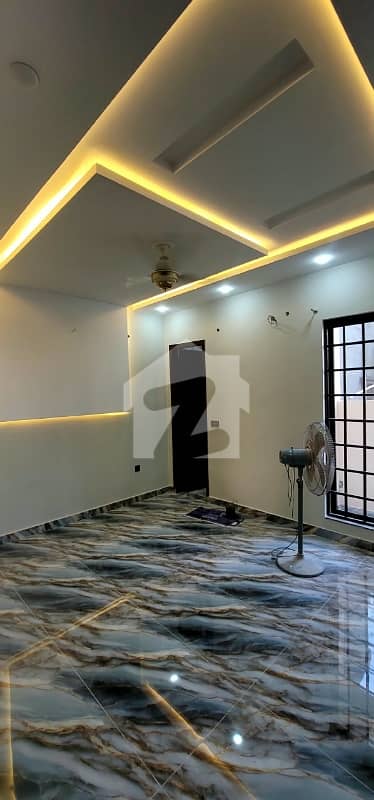 اتحاد ٹاؤن فیز ١ اتحاد ٹاؤن,رائیونڈ روڈ,لاہور میں 1 کمرے کا 5 مرلہ زیریں پورشن 65.0 ہزار میں کرایہ پر دستیاب ہے۔ اتحاد ٹاؤن فیز ١ اتحاد ٹاؤن,رائیونڈ روڈ,لاہور میں 1 کمرے کا 5 مرلہ زیریں پورشن 65.0 ہزار میں کرایہ پر دستیاب ہے۔
