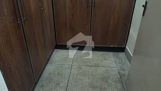 Prime Location 5 Marla Lower Portion Is Available In Affordable Price In Madina Town