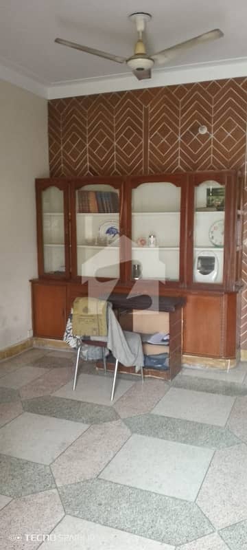 10 Marla Beautiful Upper Portion For Rent Allama Iqbal Town Lahore
