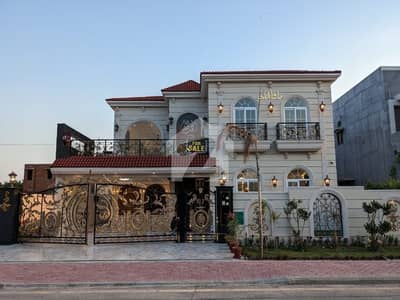 بحریہ ٹاؤن جینیپر بلاک بحریہ ٹاؤن سیکٹر سی,بحریہ ٹاؤن,لاہور میں 1 کنال مکان 7.0 کروڑ میں برائے فروخت۔ بحریہ ٹاؤن جینیپر بلاک بحریہ ٹاؤن سیکٹر سی,بحریہ ٹاؤن,لاہور میں 1 کنال مکان 7.0 کروڑ میں برائے فروخت۔