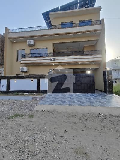 Beautiful Location 10 Marla Brand New House For Sale In E-18.