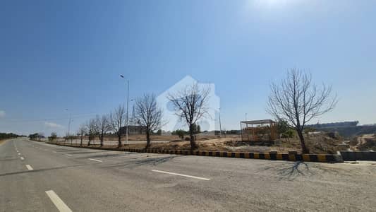 ڈی ایچ اے فیز 5 ۔ کمرشل زون سی 6 ڈی ایچ اے ڈیفینس فیز 5,ڈی ایچ اے ڈیفینس,اسلام آباد میں 4 مرلہ کمرشل پلاٹ 4.1 کروڑ میں برائے فروخت۔