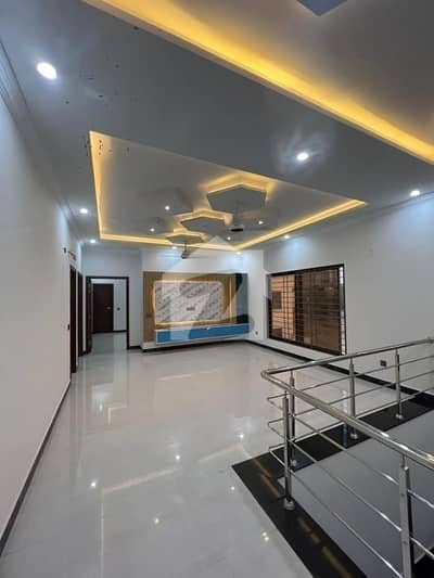 272sq yd 4 & 5 Bedrooms Luxury Villa FOR SALE. Adjacent to Jinnah Avenue, Easy access to Entrance facing GRAND MOSQUE. All facilities nearby and utilities present.
