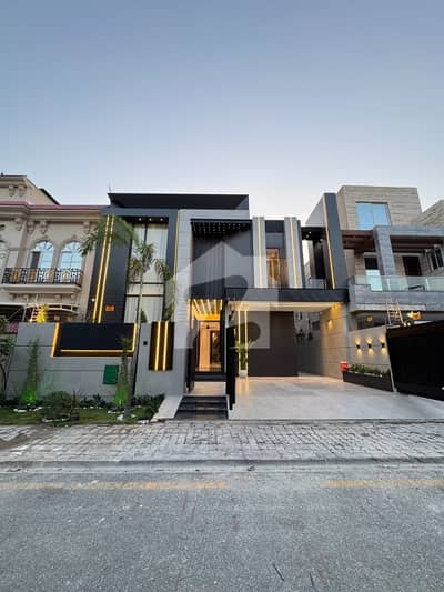 Get An Attractive House In Lahore Under Rs. 59000000 Get An Attractive House In Lahore Under Rs. 59000000