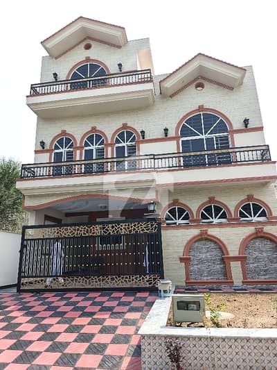 جی ۔ 14/4 جی ۔ 14,اسلام آباد میں 7 کمروں کا 8 مرلہ مکان 6.9 کروڑ میں برائے فروخت۔ جی ۔ 14/4 جی ۔ 14,اسلام آباد میں 7 کمروں کا 8 مرلہ مکان 6.9 کروڑ میں برائے فروخت۔
