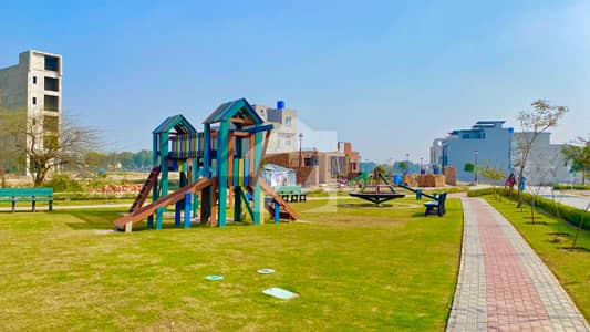 لیک سٹی - سیکٹر M7 - بلاک سی لیک سٹی ۔ سیکٹرایم ۔ 7,لیک سٹی,رائیونڈ روڈ,لاہور میں 5 مرلہ رہائشی پلاٹ 1.45 کروڑ میں برائے فروخت۔