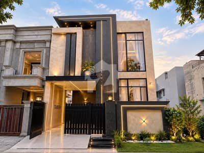 5 MARLA BRAND NEW MODERN DESIGNER HOUSE FOR RENT