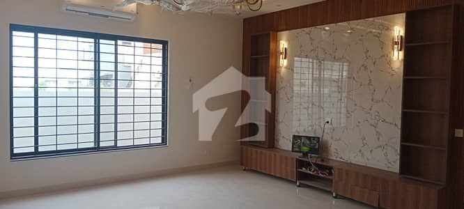 ڈی ایچ اے فیز 7 - بلاک ایس ڈی ایچ اے فیز 7,ڈی ایچ اے ڈیفینس,لاہور میں 6 کمروں کا 1 کنال مکان 6.5 لاکھ میں کرایہ پر دستیاب ہے۔ ڈی ایچ اے فیز 7 - بلاک ایس ڈی ایچ اے فیز 7,ڈی ایچ اے ڈیفینس,لاہور میں 6 کمروں کا 1 کنال مکان 6.5 لاکھ میں کرایہ پر دستیاب ہے۔