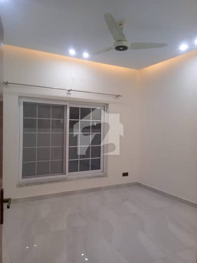 10marla house available for sale in Bahria Town ph8 sctor i