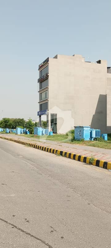 ڈی ایچ اے فیز 8 سابقہ ​​پارک ویو ڈی ایچ اے فیز 8,ڈی ایچ اے ڈیفینس,لاہور میں 7 کمروں کا 8 مرلہ عمارت 12.9 کروڑ میں برائے فروخت۔