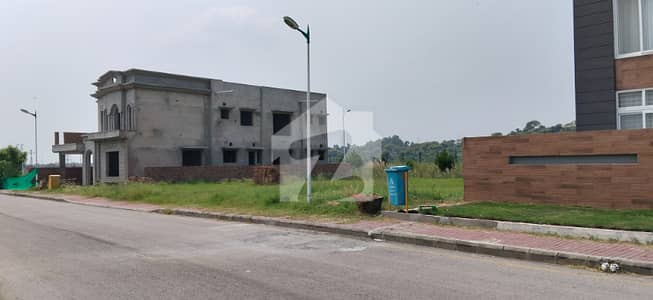 1 KANAL BOULEVARD BACK OPEN PLOT AVAILABLE FOR SALE IN BLOCK-A