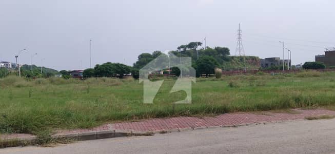 10 MARLA PLOT AVAILABLE ON REASONABLE PRICE IN SECTOR A