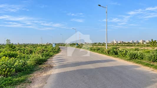 ڈی ایچ اے فیز9 پریزم - بلاک آر ڈی ایچ اے فیز9 پریزم,ڈی ایچ اے ڈیفینس,لاہور میں 5 مرلہ رہائشی پلاٹ 1.1 کروڑ میں برائے فروخت۔