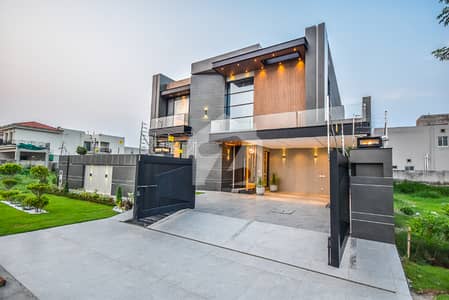 10 MARLA BEAUTIFUL HOUSE FOR SALE