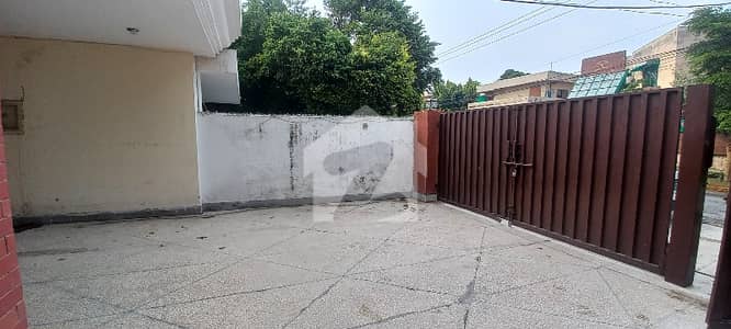 Main Brother's Offer DHA Pheas 1 1Kanal House For Rent 5Bed Room Attached Bath TV Lounge Kitchen Drawing Room Dining Room Store Huge Lown Servent Quarter Servent Quarter Bath