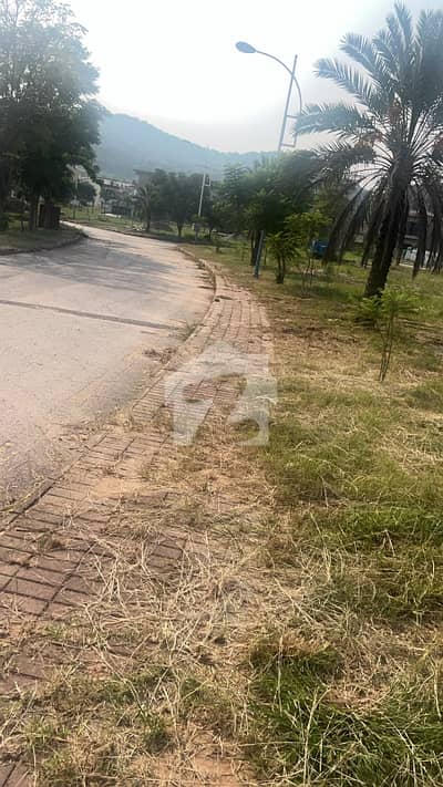 ڈی ایچ اے فیز 3 ۔ بلاک اے ڈی ایچ اے ڈیفینس فیز 3,ڈی ایچ اے ڈیفینس,اسلام آباد میں 1 کنال رہائشی پلاٹ 3.2 کروڑ میں برائے فروخت۔