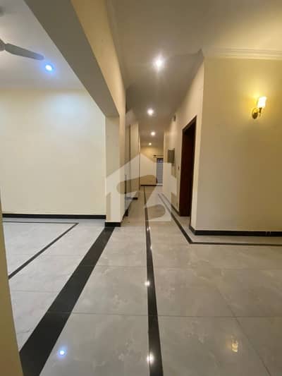 10 MARLA JUST LIKE BRAND NEW WITH EXTRA LAND FOR SALE 10 MARLA JUST LIKE BRAND NEW WITH EXTRA LAND FOR SALE