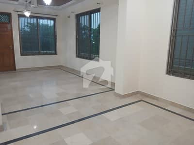 ایف ۔ 11/4 ایف ۔ 11,اسلام آباد میں 8 کمروں کا 1 کنال مکان 18.5 کروڑ میں برائے فروخت۔