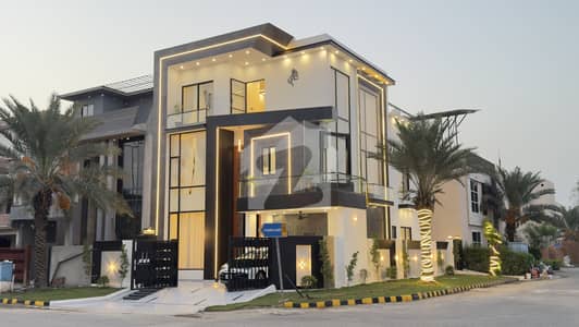 سٹی ہاؤسنگ سوسائٹی گوجرانوالہ میں 6 کمروں کا 10 مرلہ مکان 5.55 کروڑ میں برائے فروخت۔