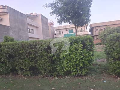 واپڈا ٹاؤن فیز 1 - بلاک ڈی3 واپڈا ٹاؤن فیز 1,واپڈا ٹاؤن,لاہور میں 1 کنال رہائشی پلاٹ 4.55 کروڑ میں برائے فروخت۔ واپڈا ٹاؤن فیز 1 - بلاک ڈی3 واپڈا ٹاؤن فیز 1,واپڈا ٹاؤن,لاہور میں 1 کنال رہائشی پلاٹ 4.55 کروڑ میں برائے فروخت۔