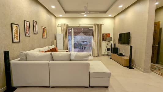 FOR RENT Luxury Furnished 3-Beds Open Basement E_7