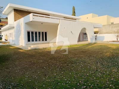 4 KANAL HOUSE FOR RENT IN F-8 ONLY FOR FOREIGNERS