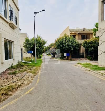 نیو لاهور سٹی لاہور میں 3 مرلہ رہائشی پلاٹ 18.0 لاکھ میں برائے فروخت۔ نیو لاهور سٹی لاہور میں 3 مرلہ رہائشی پلاٹ 18.0 لاکھ میں برائے فروخت۔