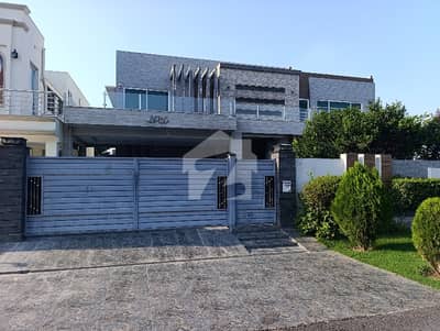 23 Marla Corner House In Dha Phase 8 Ex Air Avenue