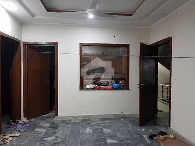 AHMED ASSOCIATES OFFERS 8 MARLA UPPER PORTION FOR RENT AHMED ASSOCIATES OFFERS 8 MARLA UPPER PORTION FOR RENT