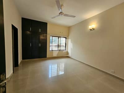 VERY BRIGHT UPPER PORTION FOR RENT IN F-8