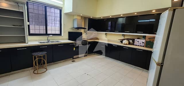 SPACIOUS AND BRIGHT FULL HOUSE FOR RENT IN F-7
