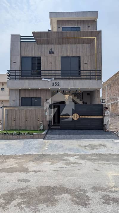 5 Marla Luxurious Modern Design Beautiful House For Rent In Dha Lahore