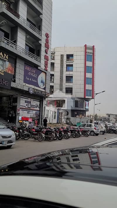 1 Kanal Commercial Plaza For Sale. Dem 1.50 Billion Negotiable Rent Coming 6 Million Plus Per Month