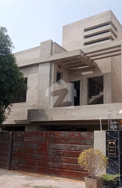 10 Marla Grey Structure House for Sale on Bahria Orchard, Lahore