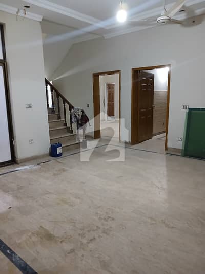 ریونیو سوسائٹی - بلاک اے ریوینیو سوسائٹی,لاہور میں 4 کمروں کا 10 مرلہ مکان 2.0 لاکھ میں کرایہ پر دستیاب ہے۔ ریونیو سوسائٹی - بلاک اے ریوینیو سوسائٹی,لاہور میں 4 کمروں کا 10 مرلہ مکان 2.0 لاکھ میں کرایہ پر دستیاب ہے۔