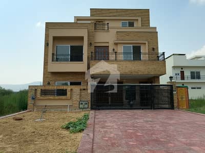 Main Double Road House Of 10 Marla Available For Sale In D-12/3