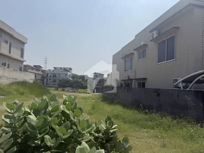 Kanal plot for sale in phase 3 bahria town Rawalpindi