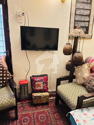 511 Square Yards Liveable Triple Storey Cda Transfer House Available In F-8/1 On Good Location