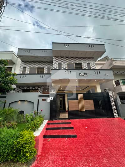 10 MARLA STREET CORNER HOUSE FOR SALE WITH EXTRA LAND BLOCK B