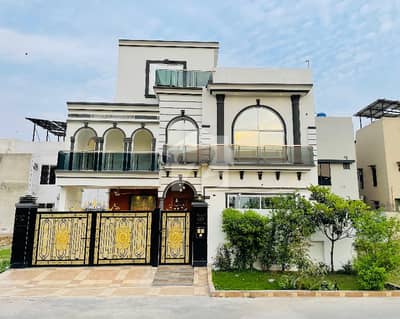 سٹی ہاؤسنگ سوسائٹی گوجرانوالہ میں 5 کمروں کا 10 مرلہ مکان 3.8 کروڑ میں برائے فروخت۔