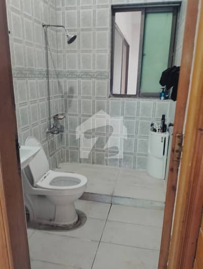 40*80 Upper Portion 4 Bed 4 Bathroom DD TV Lounge Servant Kitchen Laundry Parking Marble Flooring Neat And Clean Near Market And Mosqe Ideal Location G-11/2 Rent Demand 175 K