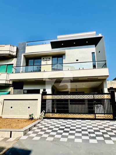 7marla brand new luxury house for sale in G-13 Islamabad