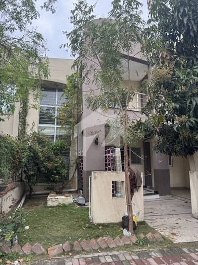 Beautiful House Available for sale