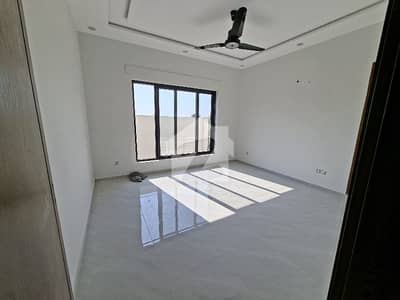 بحریہ انکلیو - سیکٹر سی 3 بحریہ انکلیو,بحریہ ٹاؤن,اسلام آباد میں 5 کمروں کا 9 مرلہ مکان 1.8 لاکھ میں کرایہ پر دستیاب ہے۔