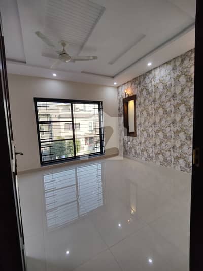 5 MARLA FIRST FLOOR AVAILABLE FOR RENT
