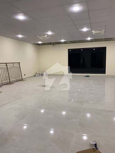 گلبرگ 2 گلبرگ,لاہور میں 10 مرلہ Studio دفتر 1.7 لاکھ میں برائے فروخت۔ گلبرگ 2 گلبرگ,لاہور میں 10 مرلہ Studio دفتر 1.7 لاکھ میں برائے فروخت۔