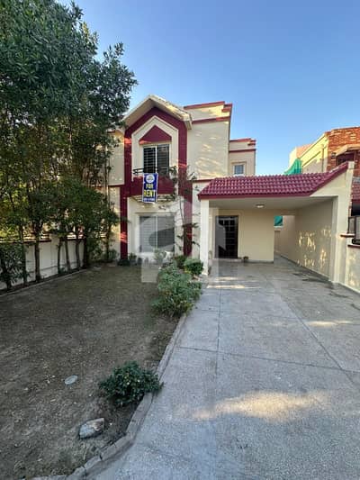 10 Marla Eden House Avaliable For Rent In Lake
