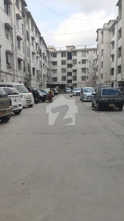 FLAT FOR SALE IN GULSHAN E IQBAL BLOCK 7