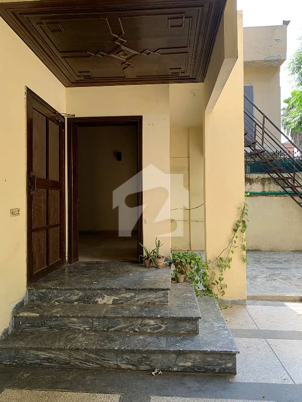 11 MARLA GROUND FLOOR AVAILABLE FOR RENT 11 MARLA GROUND FLOOR AVAILABLE FOR RENT